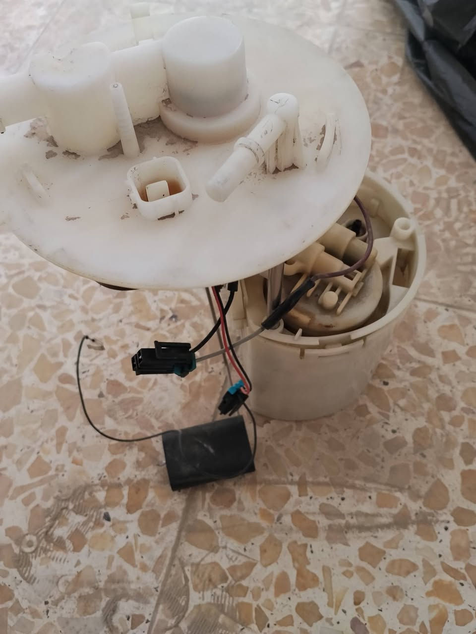 السلام عليكم للبيع غراض النترا مضلع وكاله كفر باب  مع جامه  مع كامل غراضه و فيت بم وحساسات بريك للاتصال: ***********

