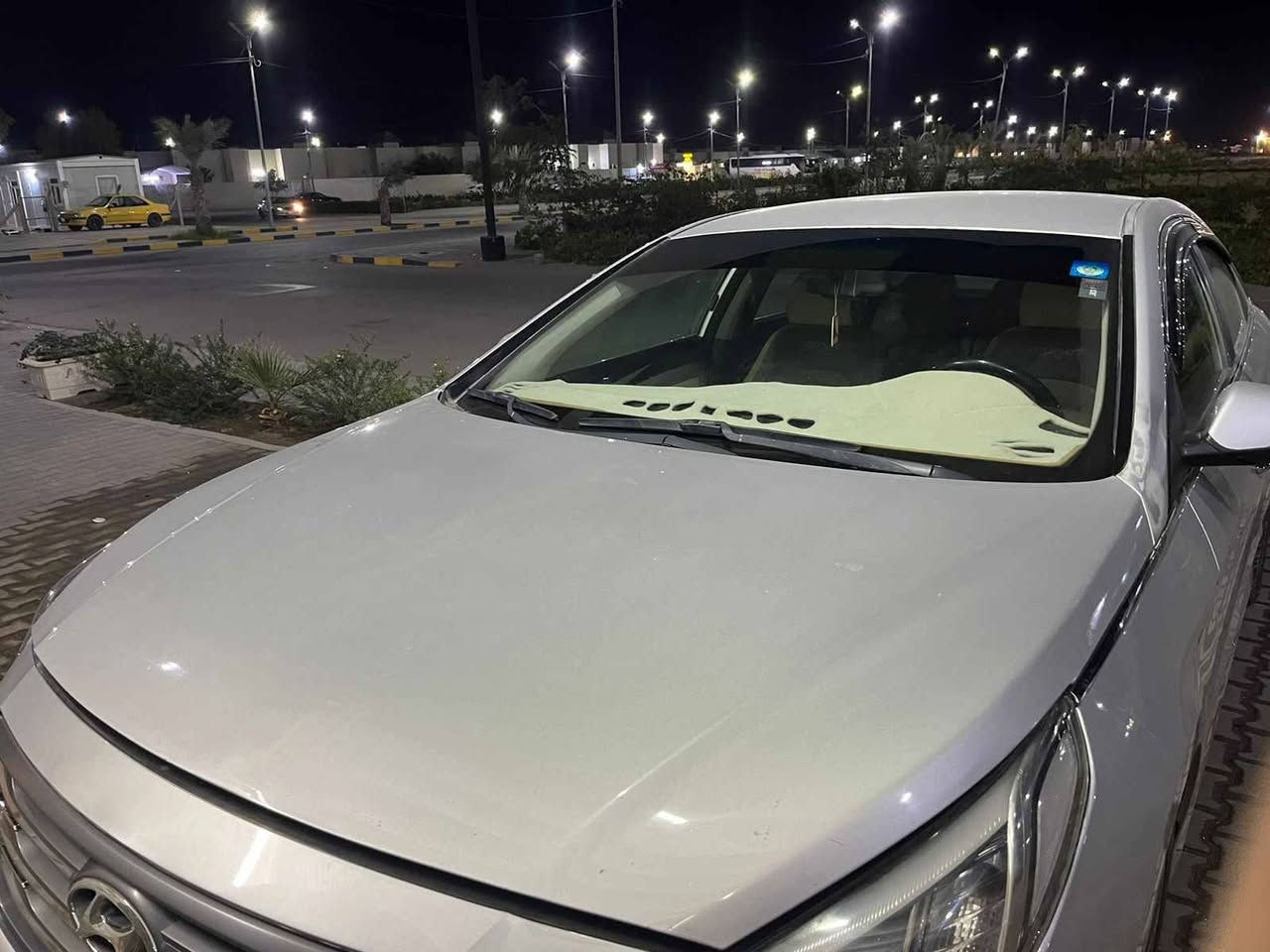 سوناتا 2015
سبورت فول عدا الفتحه 
جاملغ وبنيد امريكا وباب صبغ هنا 
سنويه بأسمي ماساقطه 
مكاني السياره النجف 
***********
***********
125 وبيه مجال
