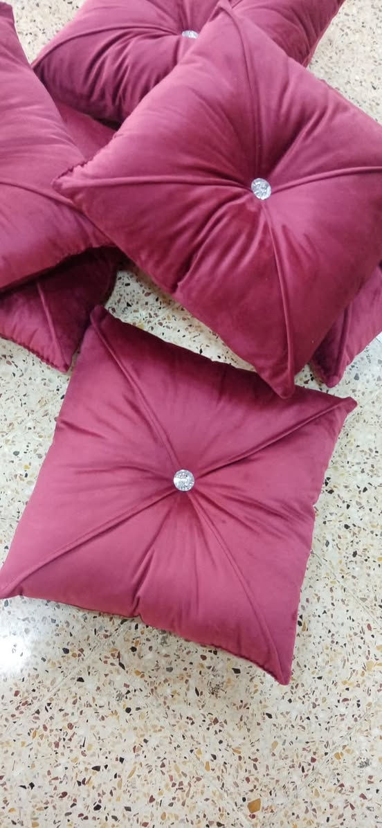 نشتغل أشكال الكوشات .. سعر الكوشة 4 فقط 💥💥 
عندي كل الالوان 
يوجد توصيل 
علقلولي حبايبي


**إذا كنت صاحب هذا الإعلان وتريد حذفه لأي سبب، رجاءا أرسل رسالة إلى الدعم الفني**