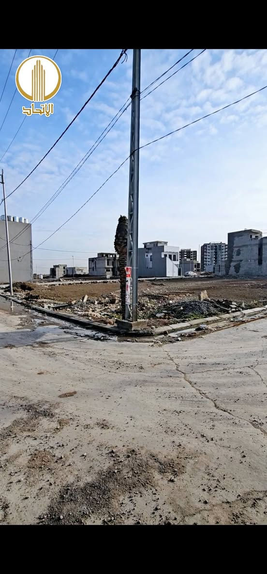 #مكتب_الاتحاد_للعقار   
 🏛⭐️ارض للبيـــــــــع ⭐️مجمع النور خلف شقق ديوان مقابل حي العربي ⭐️🏛
⬅️️ مساحـة 200متر  بسعر مناسب 

⬅️️الابعاد 12.5متر ❌️ 16متر ركن

⬅️ الإتجاه غروب 

⬅️يقع على شارع بعرض 12متر

⬅️منطقة مرتفعة وهادئة بإطلالة على الموصل وقرب جامعة الفرقان

⬅️خدمات كاملة كهرباء ماء تبليط جامع 

⬅️ ممكن بيع نصف القطعة 
تفاصيل اكثر يرجى مراجعة المكتب
_____________________________ 
         مكتب الاتحـــاد للعقار 
الفرع الاول : شارع المصارف الرئيسي 
الفرع الثاني: الصديق بداية سايدين البحرين 
           ***********
                      🏛
           ***********
