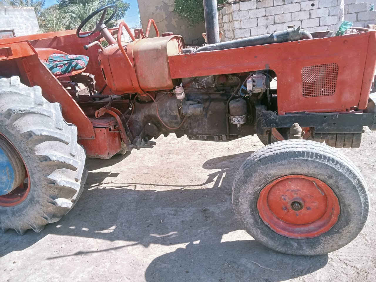 سلام عليكم كاروبه عنتر موديل 89 كهرباء كله شغاله سلف محرك كير اكسل جهاز مكفولات ***********
