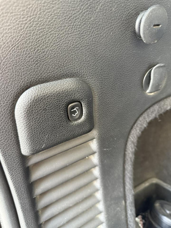 سلام عليكم
رمضان مبارك ❤️
للبيع جيب موديل 2018
لون ماروني مميز ❤️
السيارة حلوة وممتعوبة جديدة بفضل الله 
ماشية 129
كشنات جلد تحكم ستيرن كامره دوار 
كشن السايق كهرباء 
ويل رياضي اسود 🖤
مشدود ع سيارة محلي التايرات
السيارة حلوه بلحقيقه 
وخير من الله مكفول كير ومكينه 
حادث السيارة جاملغ الايسر الي يم السائق الارباكات سليمة فقط البردة مال السائق طاكة
سعر السيارة 210
يعني دفترين و10 ورقات 
وبيها مجال ان شاء الله عنوان السيارة بغداد العطيفية 
تحويل ثاني يوم احولك
***********
