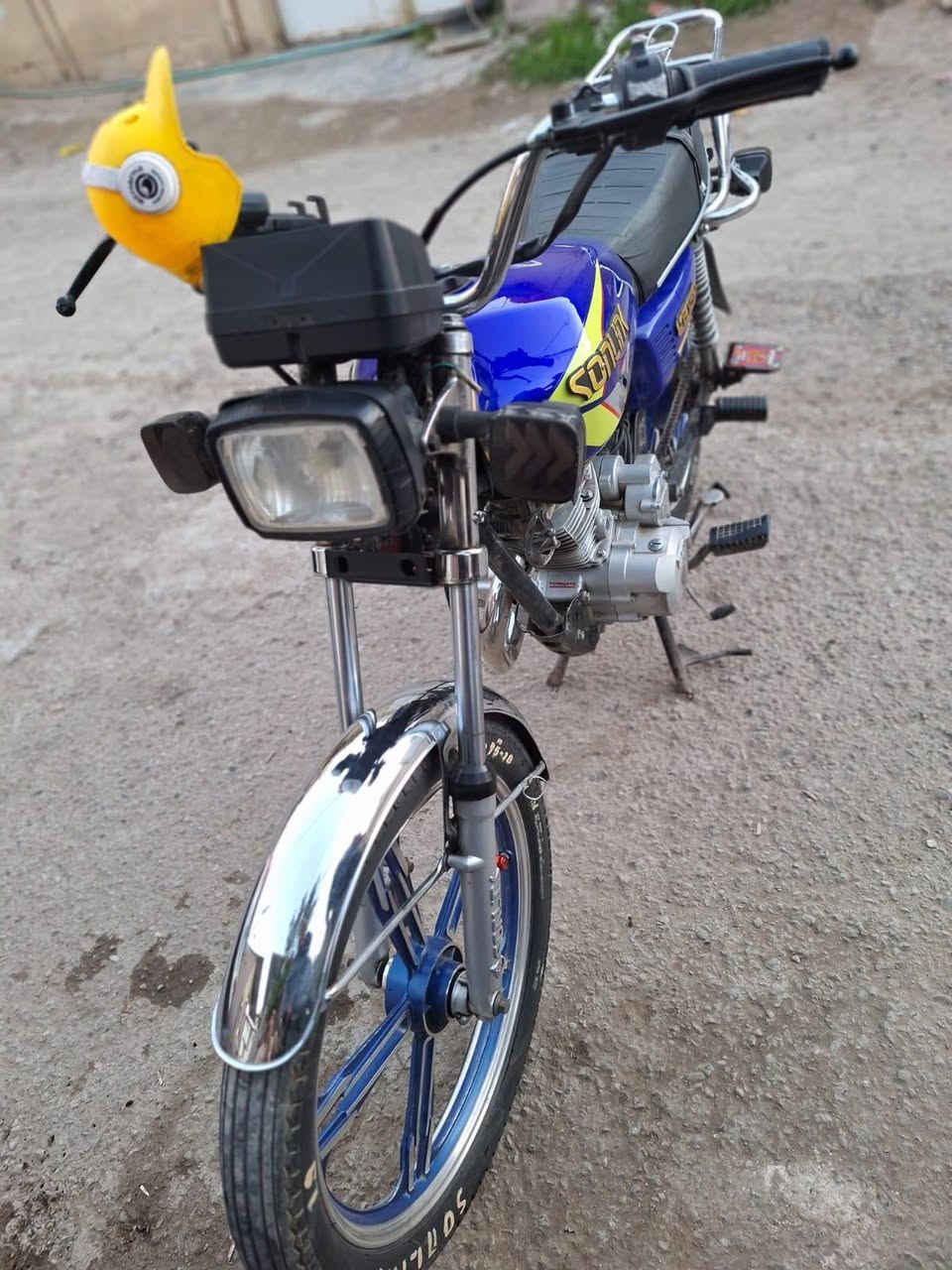 السلام عليكم ايراني 5كير  مكفولة كفالة عامة نقص فقط عداد وسلف وهورن غسلتها وطفن ماعرف شبيهن الباقي كلة مكفول 
الدراجة اوراقها ظاعن اكفلها عشائر وبلقانون  السعر 600 وبيها مجال مكان الشعلة


**إذا كنت صاحب هذا الإعلان وتريد حذفه لأي سبب، رجاءا أرسل رسالة إلى الدعم الفني**