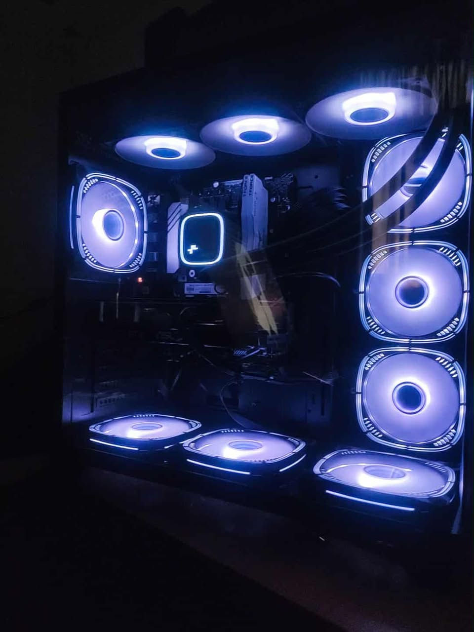 سێتەبێکی کامل 
GPU :nvidia  GeForce RTX 50 60
CPU :13th Gen intel (R) Core (TM) i5-13400F
Hard: 16 Gb DDR4
Ram: 1t  terabayt 
Kybord: aula F75max
Maus:logitech pro x superlight 2se
Mauspade lagala 
Hedset:hyper x cloud 2 
Monitar: AOC 180 hrtz 
Stande monitar lagal yati 
Hamu parchakani kaml kartoni xoy mawa
Nrxe 12$


**إذا كنت صاحب هذا الإعلان وتريد حذفه لأي سبب، رجاءا أرسل رسالة إلى الدعم الفني**
