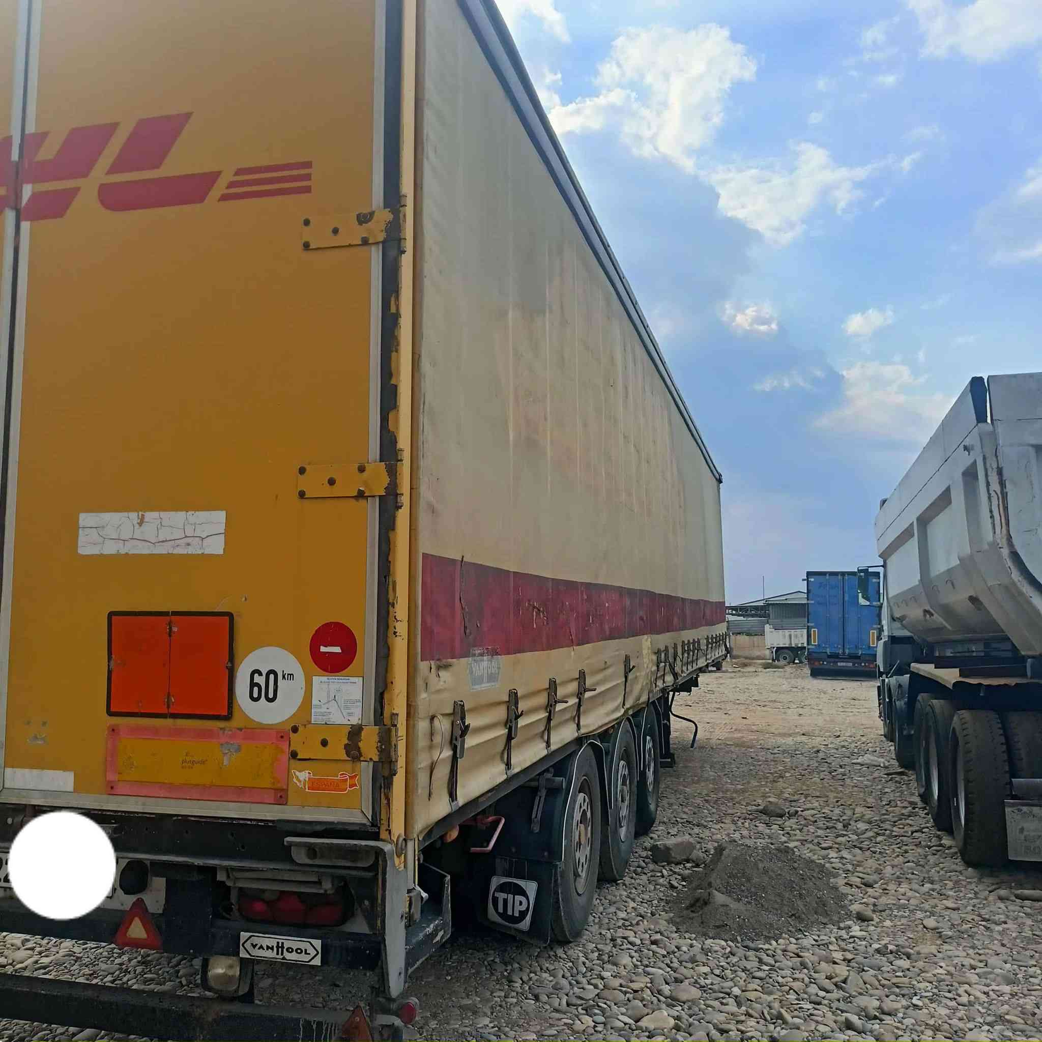 السلام عليكم سياره فولفو للبيع للاستفسار الاتصال على الرقم ***********، ***********
