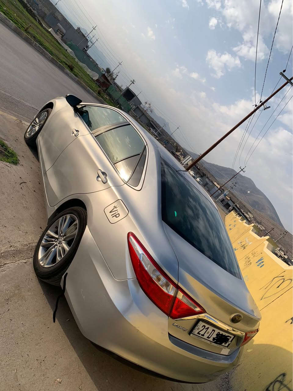 سلام العلیکم،بەناوی خوای گەورە
کامری مۆدێل 2015 شکل 17
ئەمریکی مواسەفات LE.
ڕەنگی سلڤەر ،دوو پارچەی بۆیاغە بۆنیت و سندوق،بەبئ ناوگرتن،پئشەوەی یەک نوکە دەرزی ناوگرتنی نیە،پشتەوەشی بەشەرتی ناو حەوز یەک نوکە دەرزی ناوی نیە،سەقفی دوسێ شەپۆلی گچکەی هەیە بەبێ تەرزە بەبێ گەچڵان،،بە شەرتی تەرزە دەیدەم تەرزە نیە،دەرگای دوواوە لای سەکن لەبەشی خوارەوە یەک شوختی هەیە،مەکینە کراوەتەوە بە شەرتی ١٠ فیتەر،چەورایی نیە رۆن کەم ناکات هەمووی بەشەرت،پەڕەشوتەکانی هیچی نەتەقیوە ٦ پەڕەشوت بیلاد،
85 مایڵ ڕۆییوە،
شوێن:حاجیاوا-ڕانیە
بۆ نرخ نامە بنئرە یان پەیوەندی بەو ژمارەیەوە بکەن
*********** رانية, السليمانية
