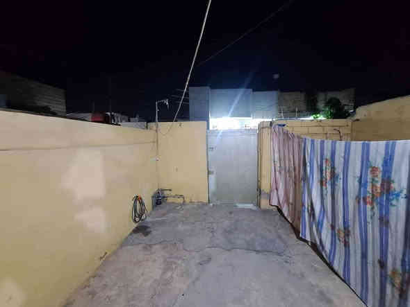 سلام عليكم
للبيع بيت طابو زراعي سند 25 مساحة 100متر ركن 5×20 يتكون البيت من أستقبال وصاله وغرفه نوم ومطبخ وصحيات 
موقع البيت ابي غرق حي ابو أسد 
السعر 35 وبي مجال قليل
التواصل *********** لي يتصل على الرقم يكول من طرف ام شهد امانه الله عليه
