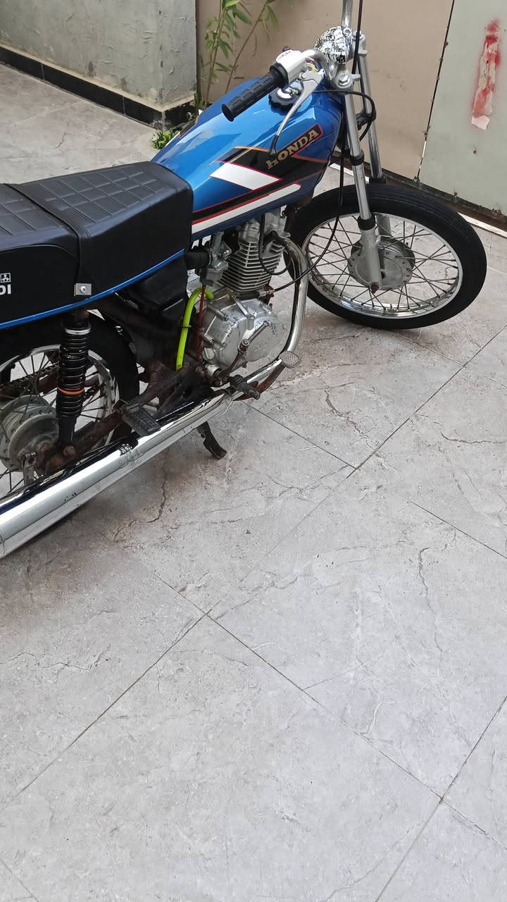 السلام عليكم الدراجه للبيع نامه شلامجه الدراجه حلوه نضيه 
الدراجه كلك
بل بصره التنومه
***********
