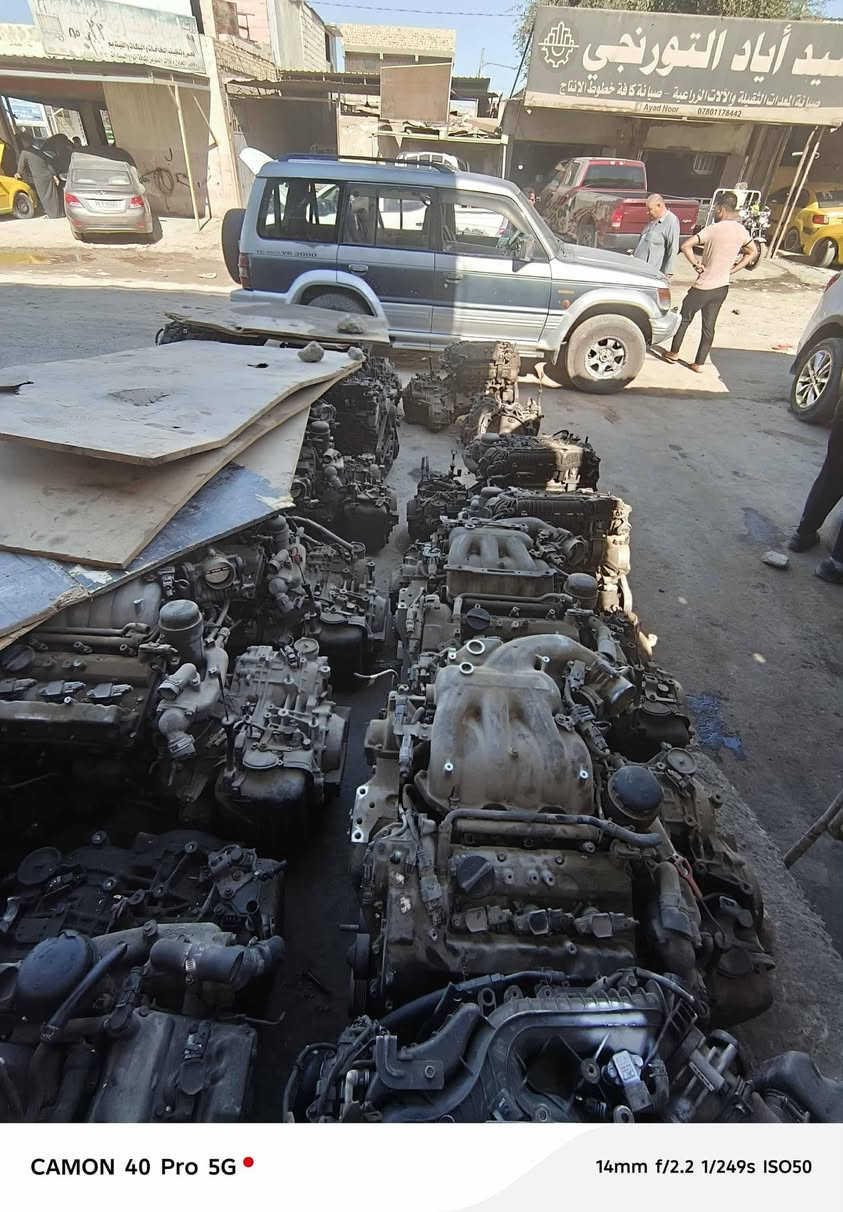 السلام عليكم يتوفر محركات ازيره 3300 و 2700 عليهن عرض خاص العنوان الديوانيه حي الصناعي مجمع عدي البديري *********** نور الطيب  *********** غير متواجد عله الفيس اتصل وتدلل
