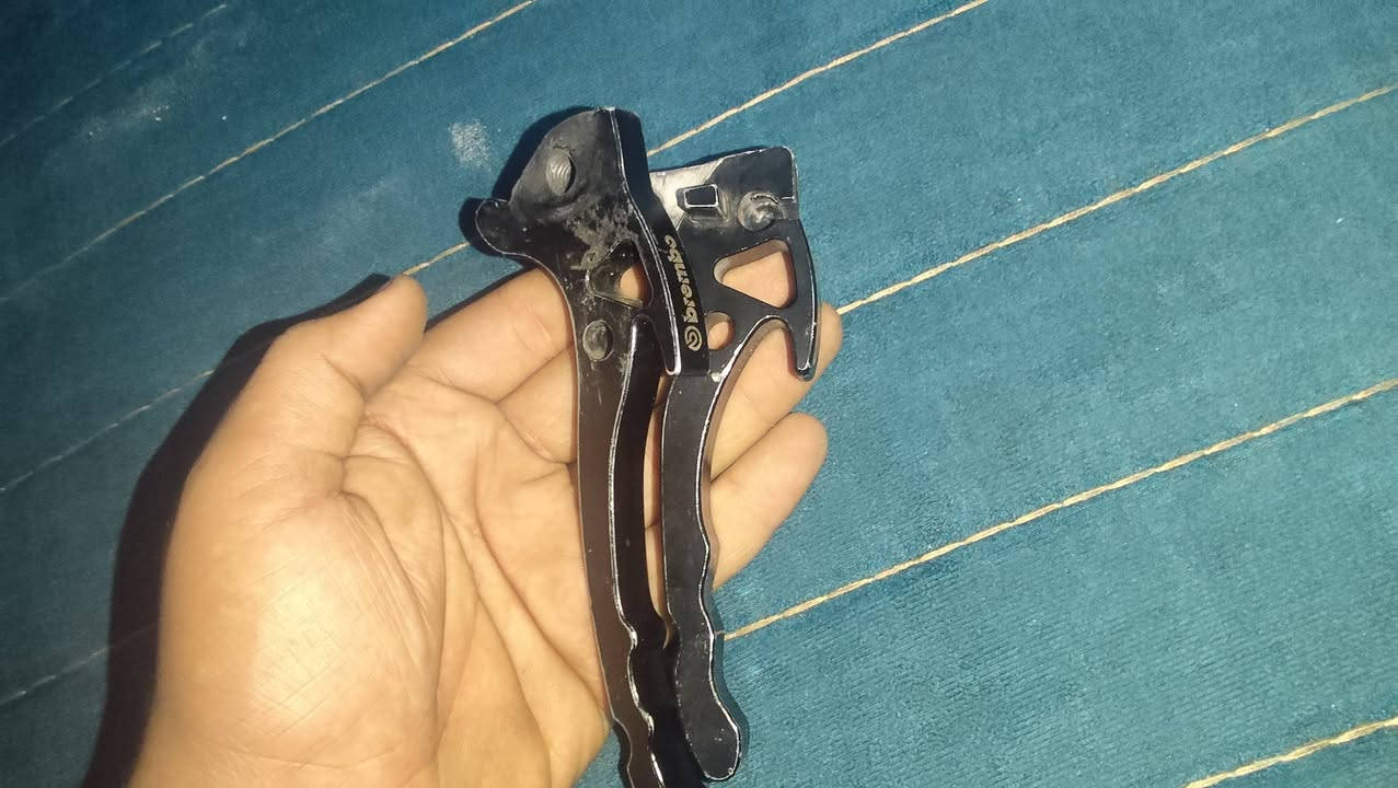 شتريد ابيعلك جوه السوك
تجوه ماكس عدله 15 
كاسحه مال عدله 10
قاعدات رقم ثنيهن5
يدات برنبو سود بلاديات  ماكس10
قبق فلاوين بلادي اصلي ماكس 10
قبق تفيلس سمائي بلادي 5
مكاني حريه دولعي


**إذا كنت صاحب هذا الإعلان وتريد حذفه لأي سبب، رجاءا أرسل رسالة إلى الدعم الفني**