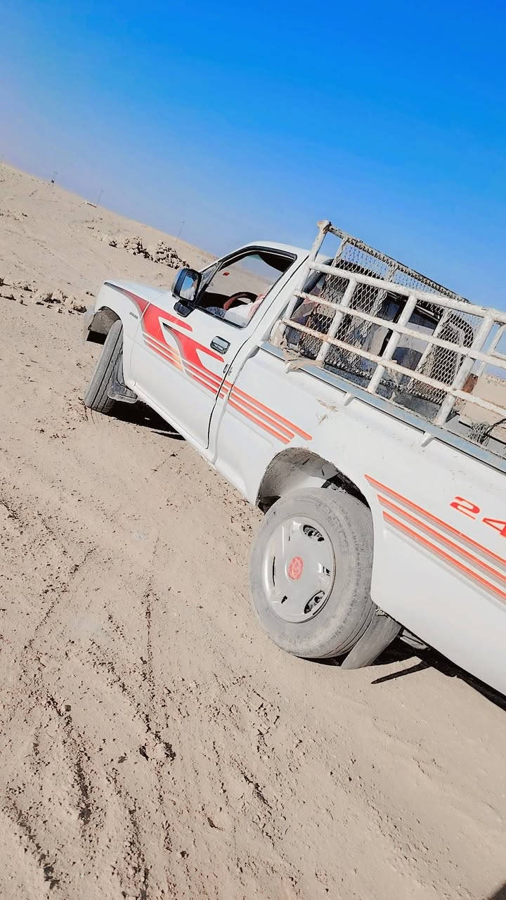 سلام عليكم ورحمة الله وبركاتة سيارة 🚗للبيع موديل 91 مكفوله   محرك شرط تخم تاير رقم صلاح الدين  نكليزي تحويل سعر 55ورقة  رقم الهاتف *********** تصل ودلل المكان رمادي
