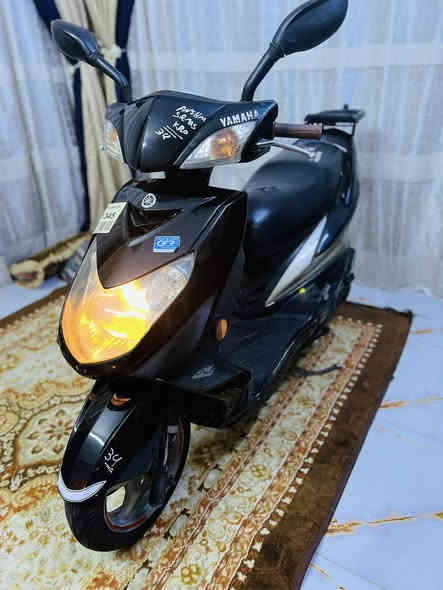 السلام عليكم سكنس فحل حديث نوزل خطين طلاعات .   مال رمبه جديده لوك مكفوله كفاله عامه مكينه. برغي ممفتوح بيه شلعه معدل فول جيب عشرين فيتر وياك اذ مفتوح بيه برغي تاخذه بلاش قبل شهرين نزله من الرمبه. كهربائيات كله شغاله اوراقه بسمي دراجه تتعب تكول جديده مال جناي مستعجل عل بيعه السعر 700    وبيه. مجال قليل. الهاتف *********** العنوان بغداد. الكراخ
