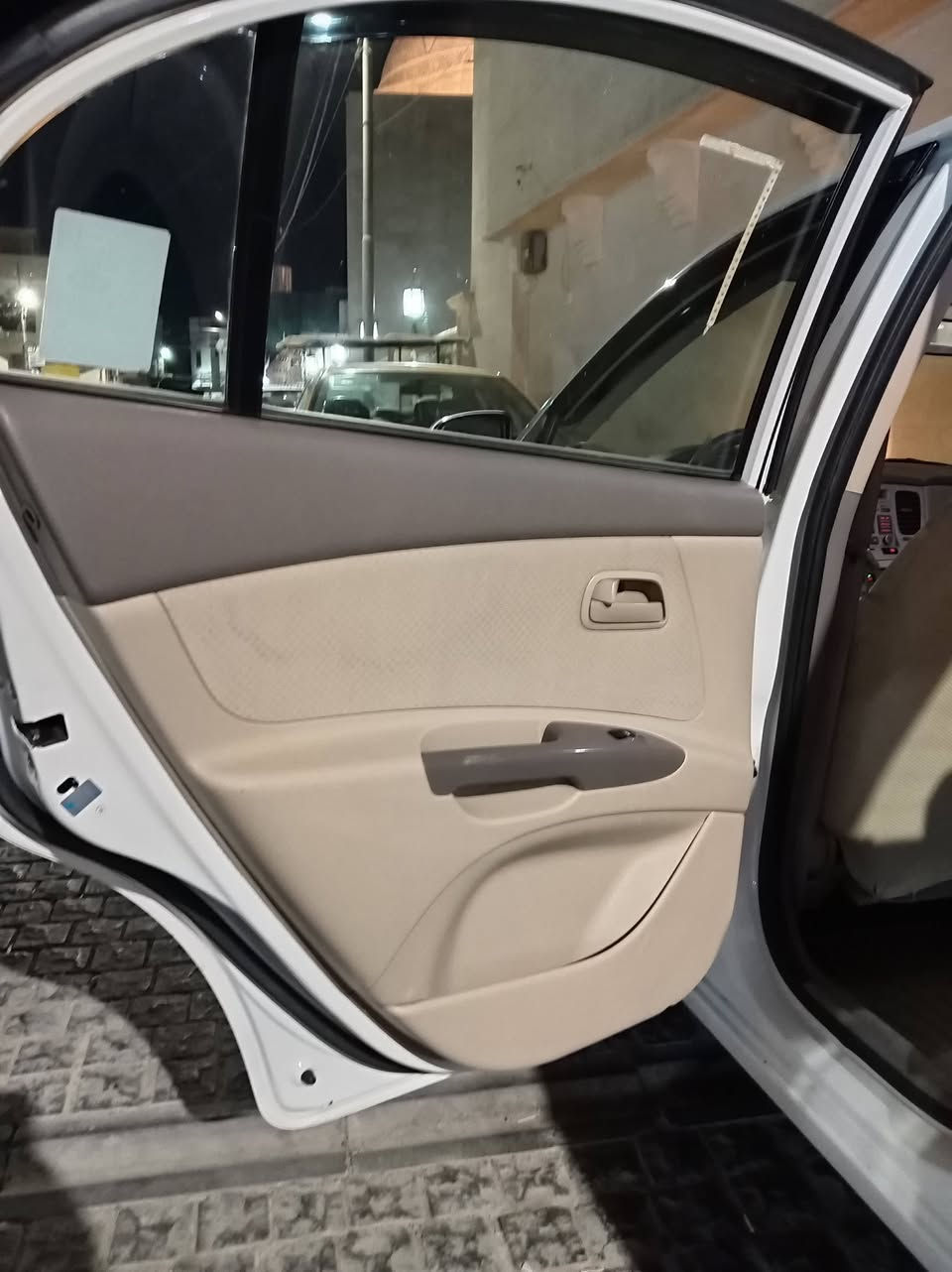 بسم الله الرحمن الرحيم
السلام عليكم ورحمة الله وبركاته
🔹 للبيع كيا ريو
🚗 لون أبيض
⚙️ كير أوتوماتيك
🔑 مرايا كهربائية مع إشارات
💡 أضوية أمامية وضباب
🎵 نظام صوتي ممتاز
❄️ تبريد قوي
🛞 جنوط وكالة
🪑 داخلية نظيفة ومرتبة
⛽ اقتصادية جداً بالوقود
✅ بدون صبغ
✅ بدون أضرار
✅ جاهزة للاستخدام
📞 للاستفسار والمشاهدة على الخاص***********
