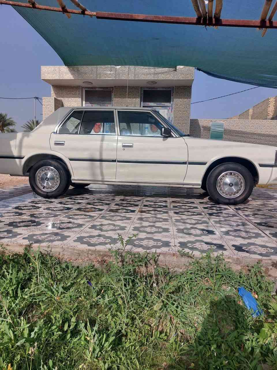 السلام عليكم للبيع سوبر ٨٢رقم بغداد دولي مجدده لغاية ٢٠٢٨ كفاله عامه من الصبغ والبارد والتبديل والخياس ماشيه ١٧٤الف كم السياره وضع الشركه مابيه اي نقص السعر ٨٠ورقه العنوان بابل الاتصال ***********
