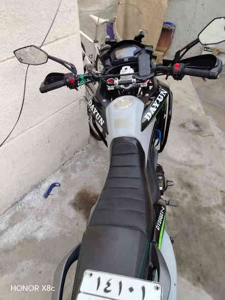 السلام عليكم دراجه دايوان ادفنجر 250cc  دراجه جاهزه وكامله من كلشي مناقصها شي تايرها الخلفي والامامي جوبلس منقصها شي الدراجه ماشيه ١٣ الف  سعرها ٣١٠٠ وبيها  مجال حك الجيه الدراجه للبيع فقط ما اراوس  رقمي
*********** وتساب فقط
