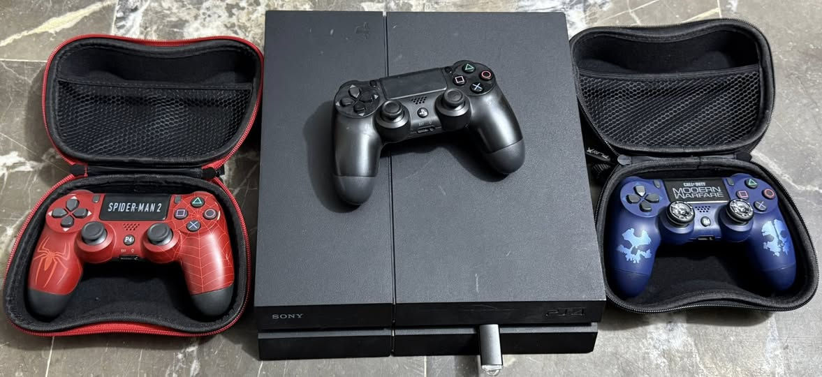 السلام عليكم للبيع ابلي فور مهكر نضام 9.00 ذاكره 1 تير يوجد 3جوستكات 2 تجاري واحده اصلي الجهاز فات المكان بغداد 
الاستفسار/ ***********
السعر /250 وبي مجال
يوجد توصيل 🚚 

ويوجد دركسون اصلي كير عادي موجوده الكارتونه ينباع كلي او كل واحد واحده عادي فره كامله  نضام شفتات 
السعر 90 وبي مجال
