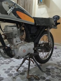 دراجة نارية • موديل 2015 • ما مفتوحة