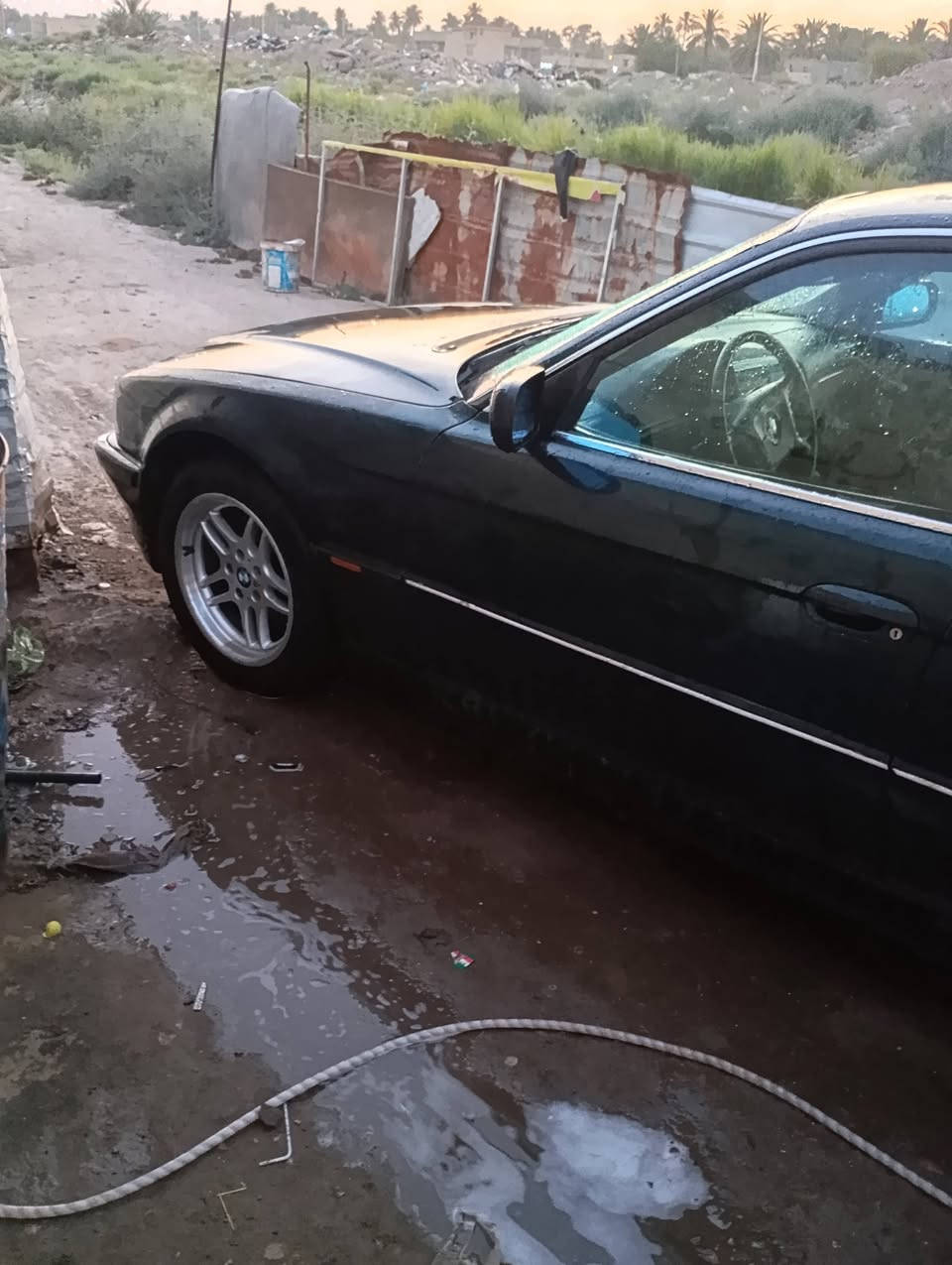السلام عليكم من رخصه الادمن سياره خفاش 740موديل95مكينه قبل عشر ايام  شاده حاويه وكير تمساح فول تخم تاير جديد صدر امامي خلفي جديد باتري جديد منظومه لايت زنون عالي ناصي رقمه بغداد بسمي الإنكليزي سياره بيه جراد بل القماره وجنطه وبنيد لا ضربه ولا طخه تبريد بس الكلج مال الكمبريسر كايم ويل Mسعره 50وبيه مجال بسيط مستعجل على البيع ملاحظه ضعف بل الباور رقم الهاتف ***********

