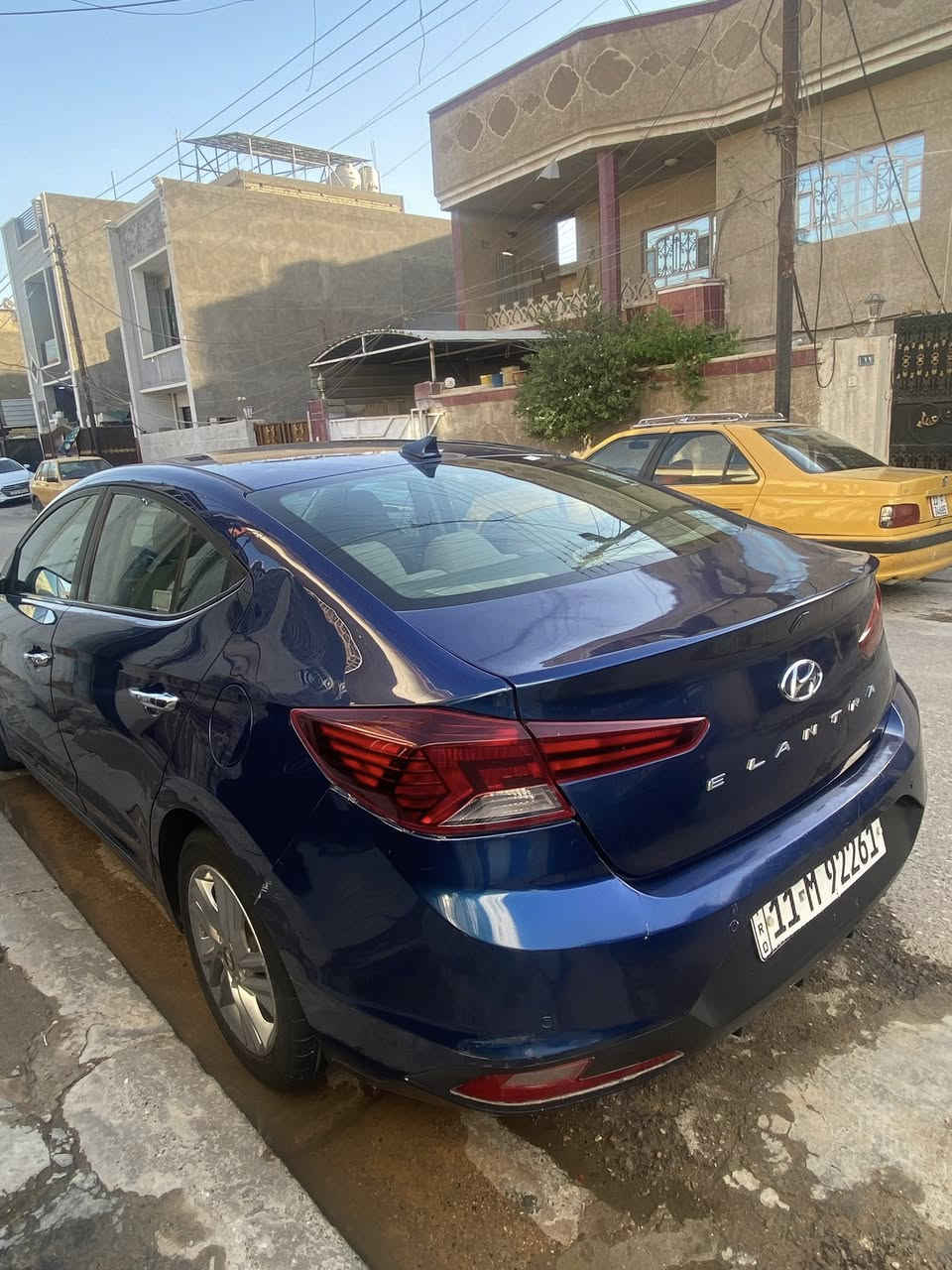 النترا20امريكيSEL
حادث قبغ جنطه بدون ايرباك بدون لغد بدون شاصي بدون ايرباك وبالعراق بدلت بيها جاملغ امامي شركه نفس لون بدون صبغ
مواصفات SEL
 رادارات امامي وخلفي وجانبي 
وتوقف ذاتي و
تحديد مسار. 
درايف مود 
تبريد بيانو منفصل
ارضيه جلد
فول تحكمات ستيرن كروس سرعه وستيرن
 شاشه كبيره ابل كاربلاي  
شاشه اعطال دشبول دجتل حساس اطارات وباقي المواصفات
رقم بغداد بأسمي نحويل  مكانها بغداد حي جهاد 
سعر119 وبيها مجال بسيط /***********
