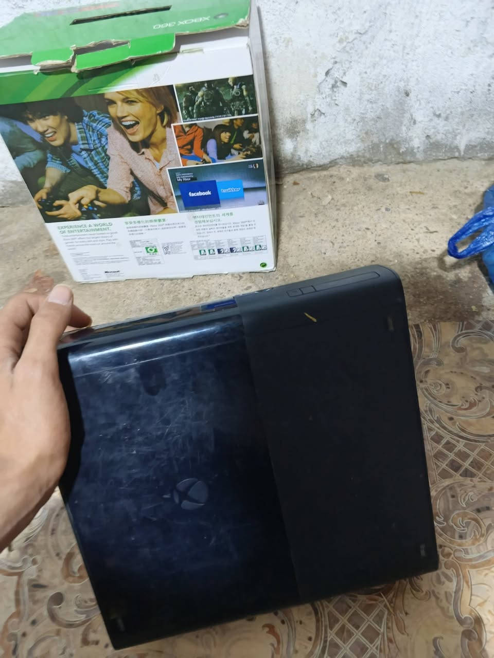 سلام عليكم بلي اكس بوكس 360 نضيف وما بي شي ويا يده وملحقات كامله وحسب الفحص سعر 130 وبي مجال مكان بصره القبله سوك الجبير واتساب فقط ***********

