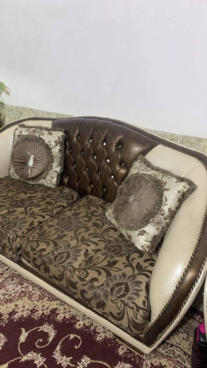 سلام عليكم تخم قنفات  نظيفات السعر350 العنوان بغداد الامين الثانيه الرقم :***********
