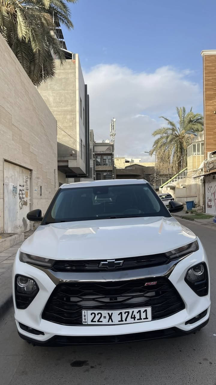 السلام عليكم 
تريل بلايز موديل 2025 ماشية 13 الف كيلو 
رقم اربيل بأسم الوالد 
السيارة بيهه بنيد صبغ ودعامية مال RS فقط وصور الحادث موجودة 
الويل مالتهه اني مبدلة بلادي مال فول موصفات 
مكان السيارة بغداد المنصور 
***********
