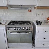 طباخ • نظيف • للبيع