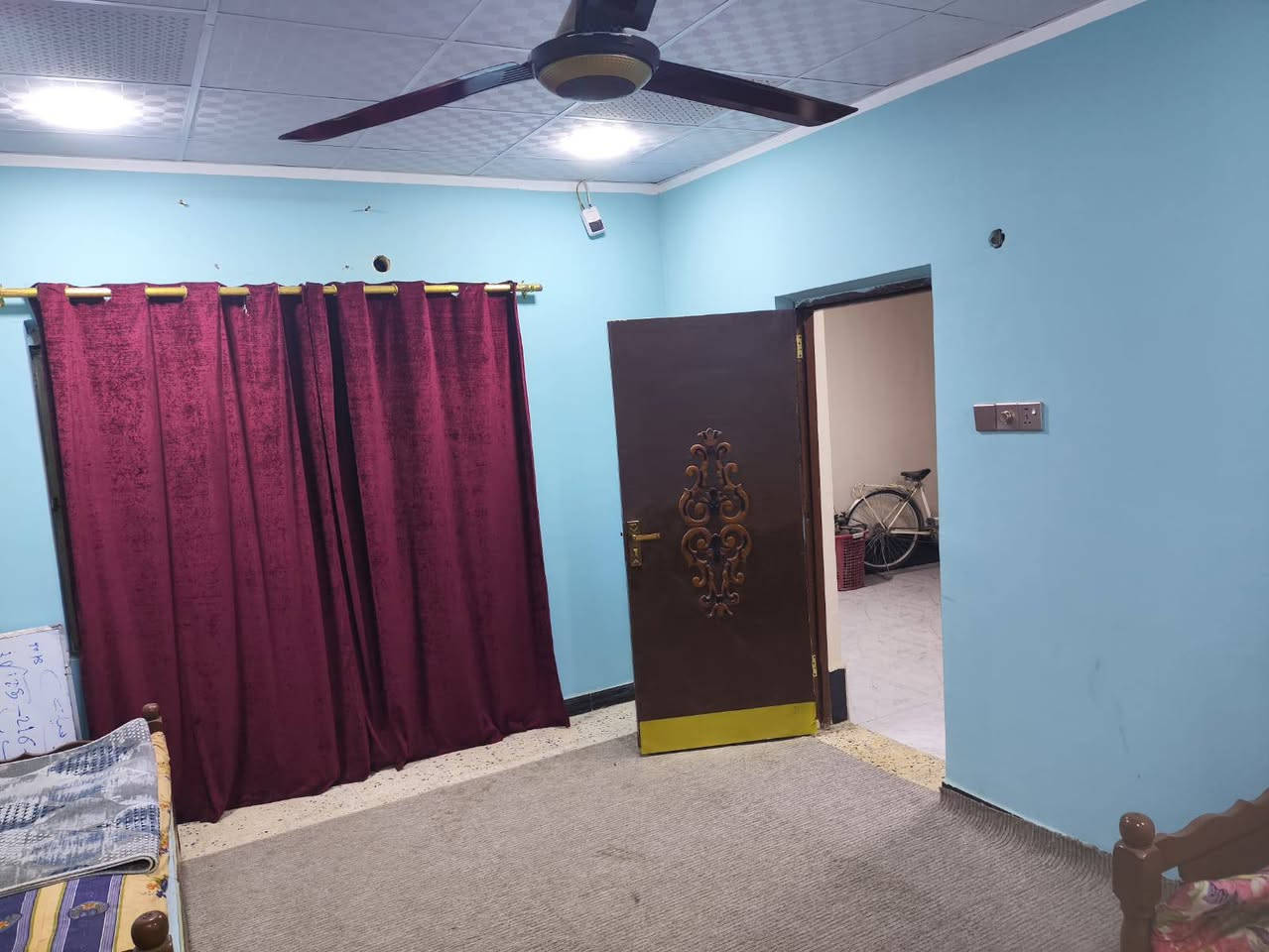 ياالله سلام عليكم بيت البيع ماخذ ه على مبادره مساحه ١٢٠ متر خلفي  عنون قرب مسقف صلاه الجمعه بيت طابقين عدد غرف ٢ صاله عدد ٢ حمام عدد ٢ ستقبال     انتصل على رقم واتساب ***********
