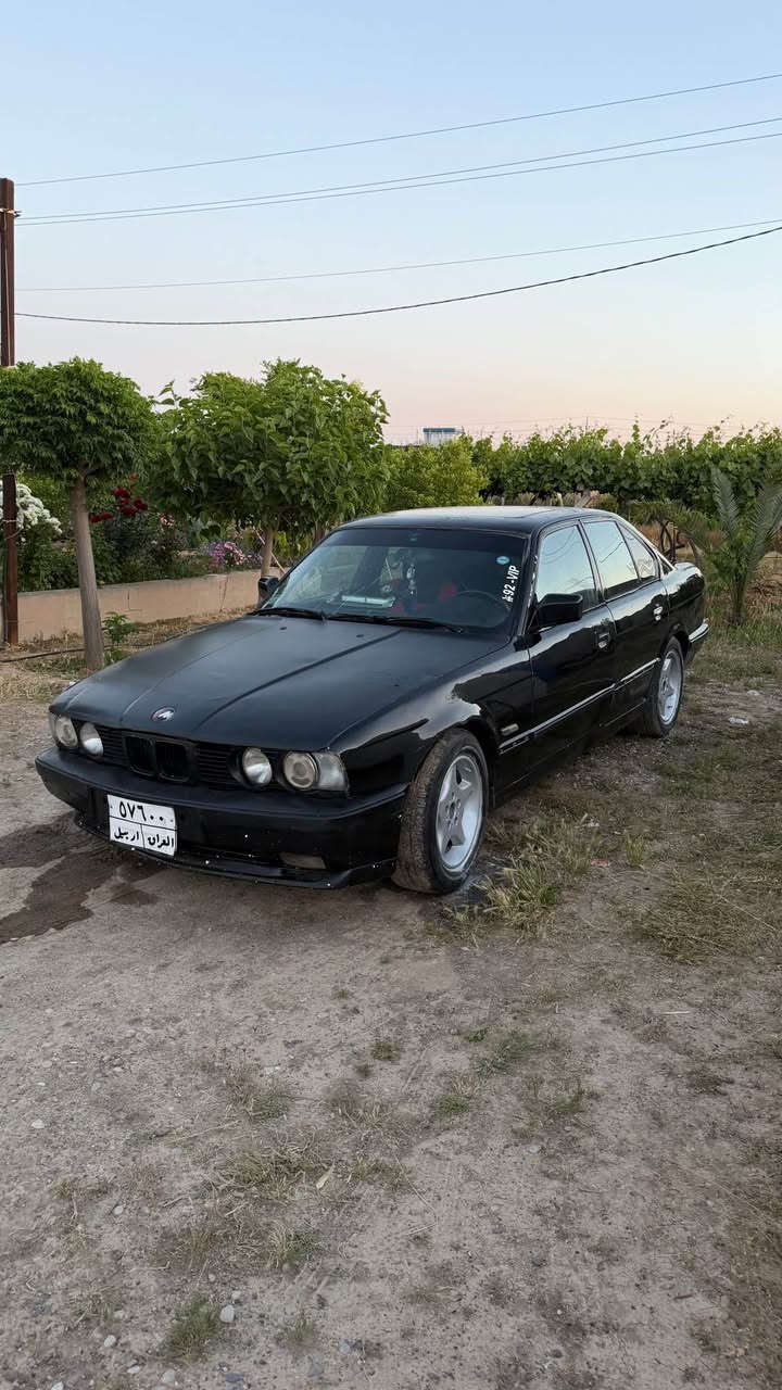 سلاوي خواي گه وره تان لي بيت بيئيم موديل 1991سياره كه فوله به س گير عا ديه سيلايت دوو جام كاره با گيرو مه كينه به شرت مو سو برانه وه به شرت اولياته به ناو نا كري به شرتي حدزو كيشه ي مه ده ني گورينه وه ش ده كم به شتيك به دلم بيت ***********ته له فون شقلاوة, أربيل
