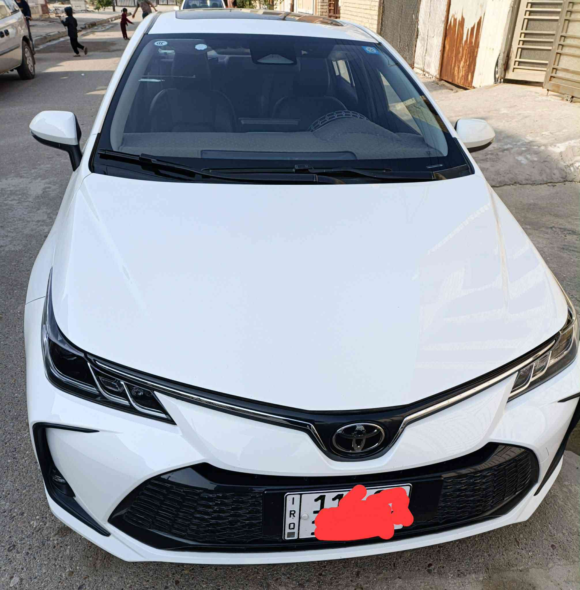 السلام عليكم للبيع فقط كورلا هايبرد تجميع صيني الموديل 24 ماشية 36 رقم بغداد باسمي سيارة كفالة عامة بوضع الزيرو وجديدة السعر 21.500 مجال بسيط جدا واخوان رجاءا بدون كسران المكان بغداد المحمودية للاستفسار الاتصال ***********
