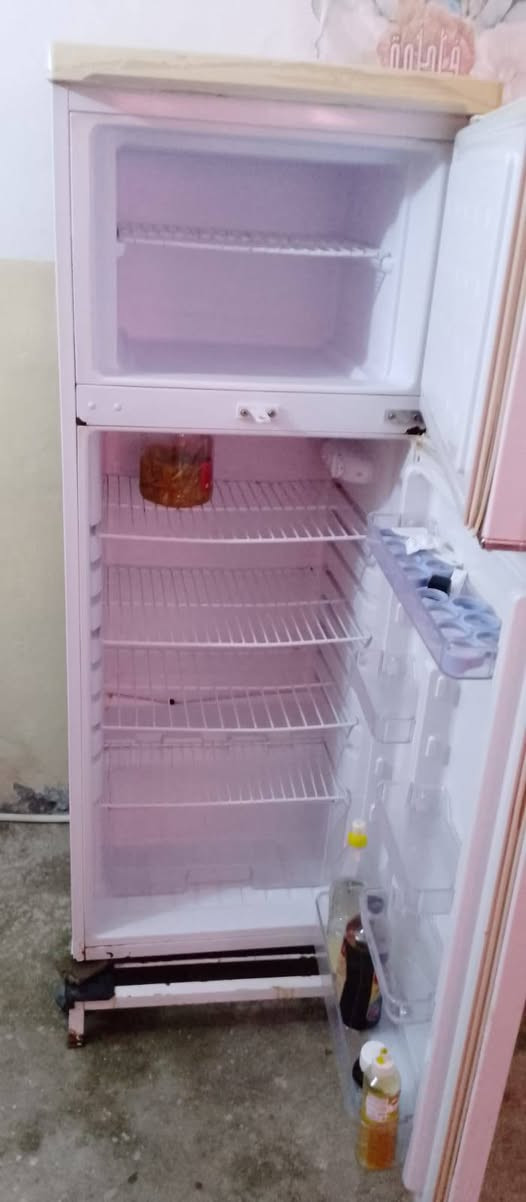 ثلاجه بشرط مال بيت مامصلحه 90وبيهه مجال


**إذا كنت صاحب هذا الإعلان وتريد حذفه لأي سبب، رجاءا أرسل رسالة إلى الدعم الفني**