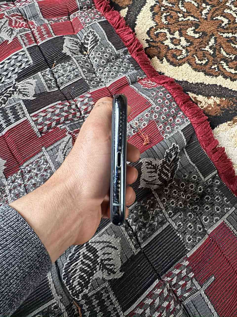 السلام عليكم 
ايفون 11بروماكس
ذاكره256
بطاريه74بلادي شرط 
تك خط 
بصمه الوجه واقفه اثر وكعه
ضهر وجام مكسور 
الجهاز نورمال وضمان يومين اي خلل يرجع 
السعر 260 وبي مجال 
***********
