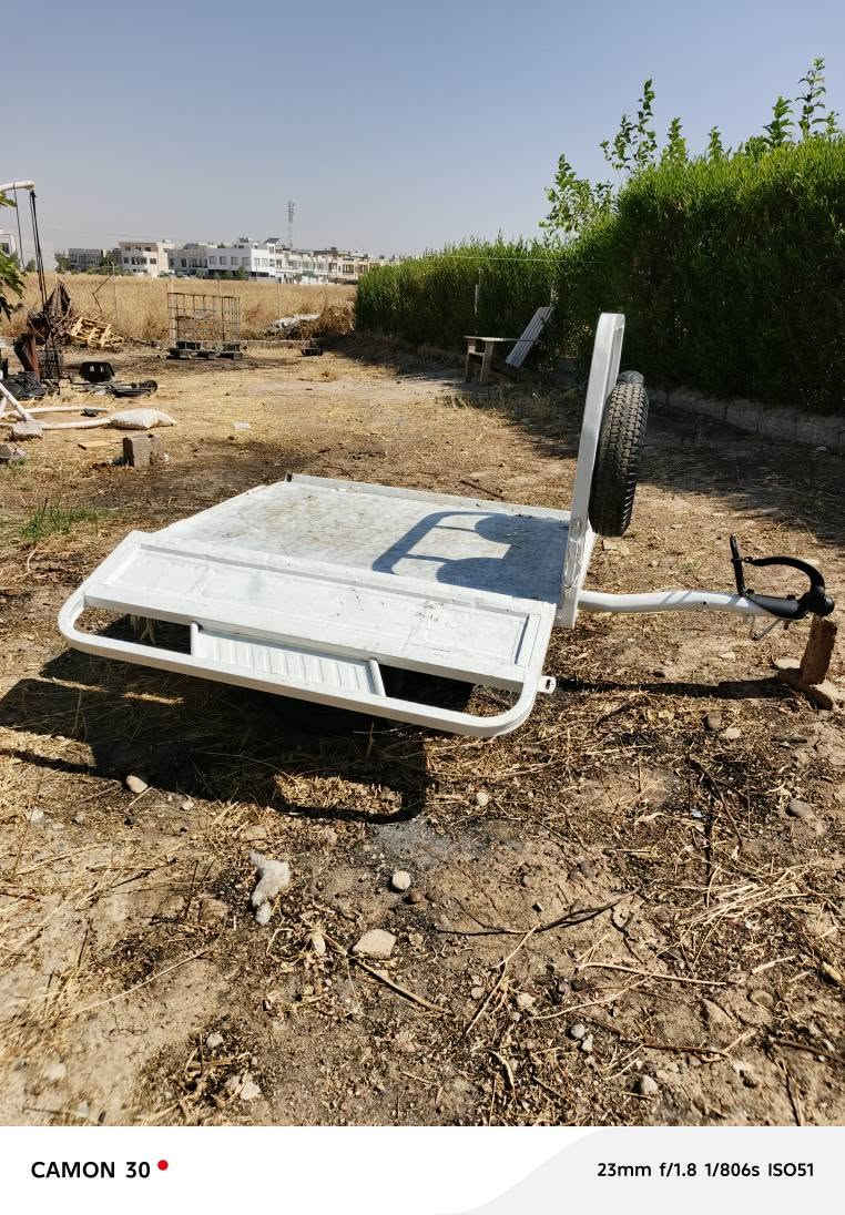 Trailer car عاره بانه ى دواوه ي سه يا ره بو فروشتن *********** أربيل, العراق
