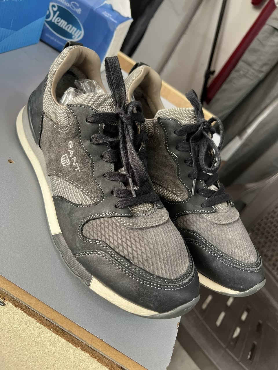 GANT orginal
size_42_26.5
بالە مستخدم 
نظافە %100
توصیل جمع
اندنوسیا
بالە مستخدم
***********
