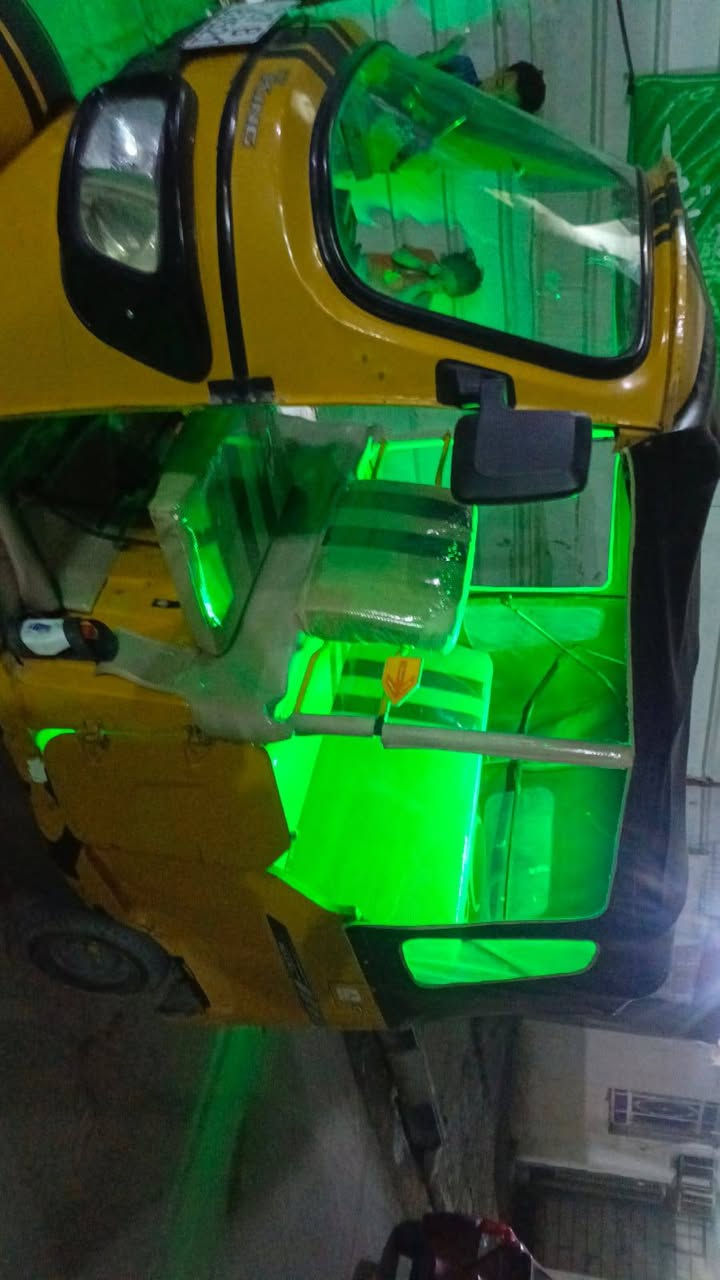 تكتك تي في اس للبيع موديل 2018 تعمير من الصدم للصدم يعني برغي واحد ما بيه 18 كلها تعمير 26 سعر مناسب يعني بس البدي18 باقي المواصفات من اصليب الحد البكلايت يعني ما بيها شيء ما مبدل 2026 وكاله مكينه وكاله 2026 شرط كاتم يعني تنكر صويج وترايك الخور عبد الله باقي المواصفات اتصل على الرقم ***********
السعر مناسب 5,000,500 لا تكول شم بدل بيها يعني نفظ بس بدي 18 باقي المواصفات من البرغي للمكينه كله تبديل
