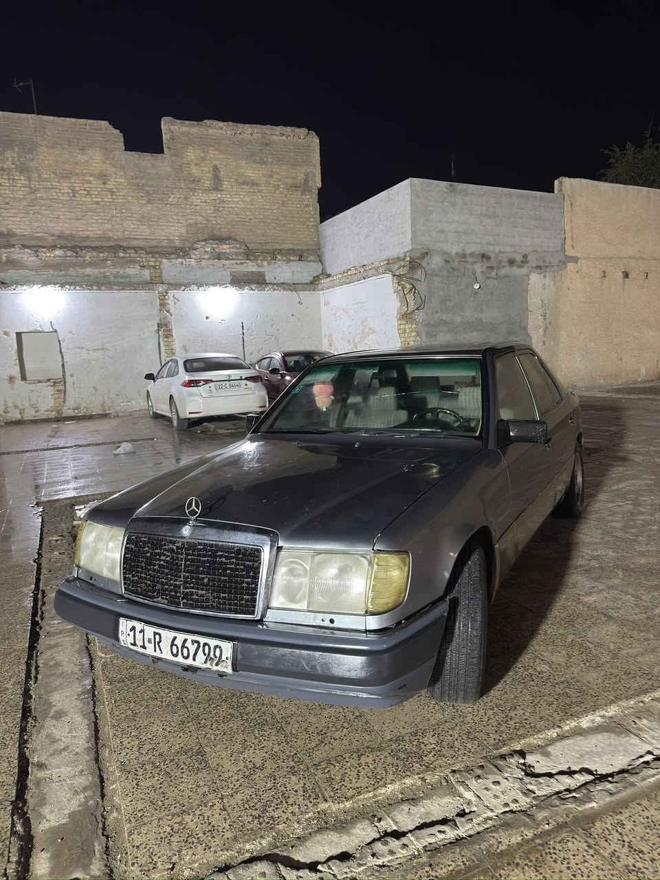 السلام عليكم
مارسدس دب مووديل 91
رقم بغداد انكليزي 
مكينه 3000 بطه مكفول
سلايت جام 4 كهربائي 
فيت بم جديد 
صدر جديد جديد 
تايرات اخو لجديد استعمال شهر 
عنوان / ديالى / جلولاء
رقم لهاتف ***********
غير متواجد ع فيس لاتصال ع رقم
