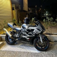 افوراي • ٦٠٠ • ٢٠٠٤