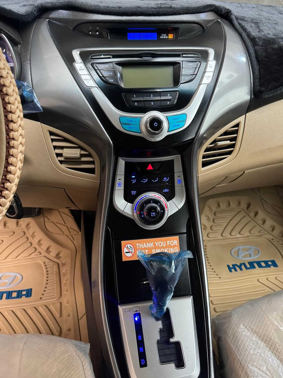 السلام عليكم 
النترا 2012 وارد امريكي حادثها بسيط فقط بنيد وراجع نفسه بدون دواخل ولا تبديل ولا صبغ
كير مكينه جدد حداديه 80‎%‎ سياره كلش حلوه ومرتبه وماعايزه شي 
السعر 98 وبيها مجال 
مكان السياره بابل 
للاستفسار/ *********** المحاويل, بابل
