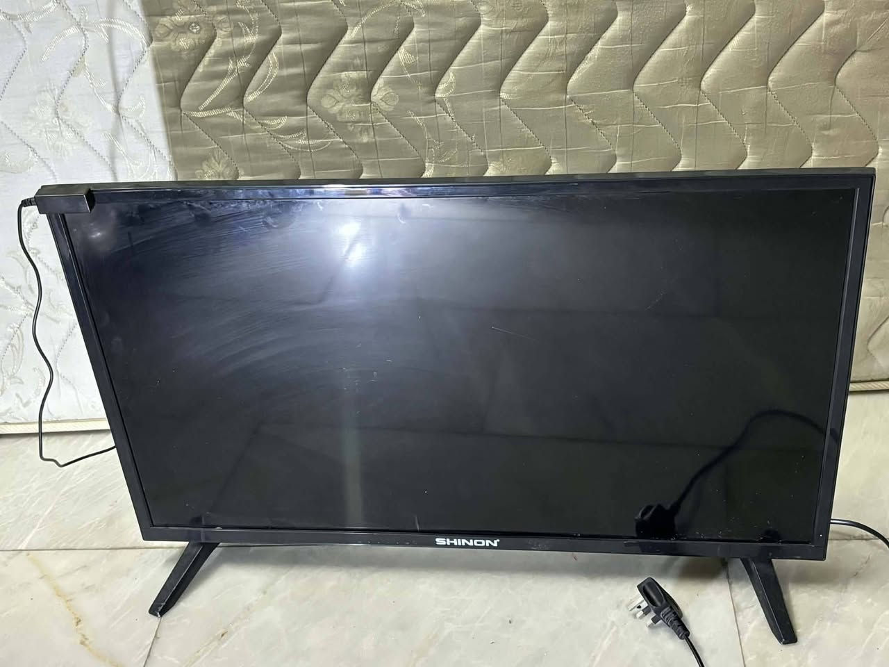 ***********
قيم واخذ وياريت واحد ياخذهن كلهن يراعو بسعر
بردات دوشك شاشات عدد ٣ 
طاوله وسطيه غساله صوبات الاصلي 
عنوان بغداد البلديات
