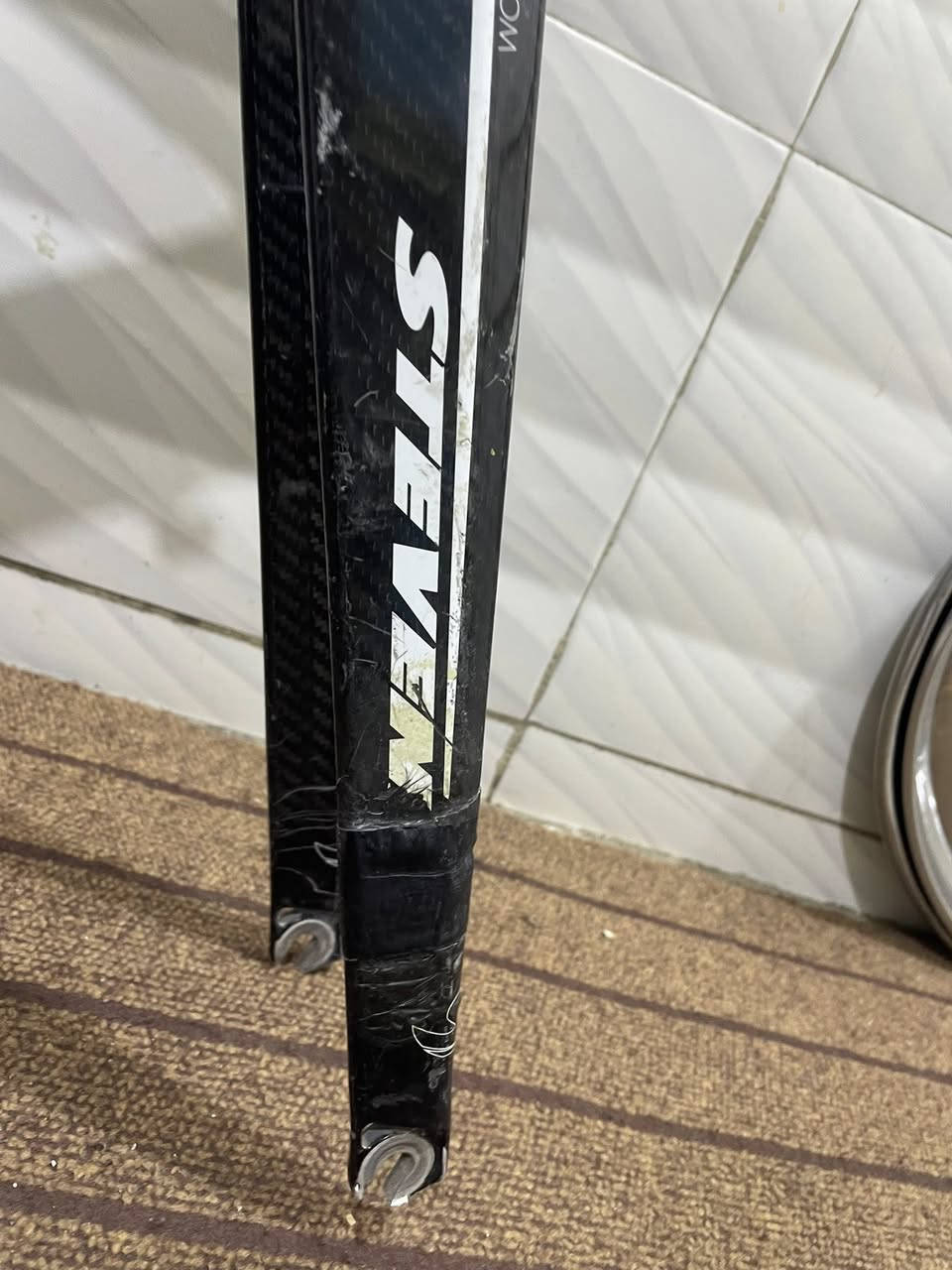 سلام عليكم
نوع STEVENS الإيطالية 
حجم الفريم  54  M
نضافة 100/80 يجي ويا براكيت
بي تصليح بسيط بالماشة الأمامية 
مكاني بغداد شعلة
رقم *********** 
سعر خاص
