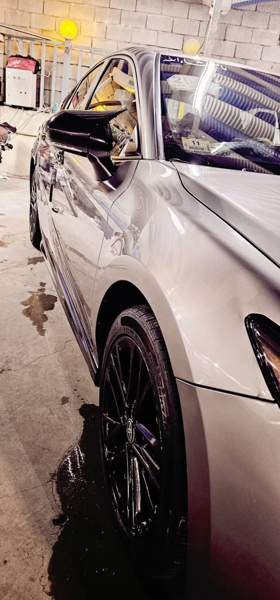 للبيع
🚘 Toyota Camry  

• فول مواصفات عدا فتحة سقف  
• رادارات أمامية وجوانب  
• مثبت سرعة ذكي  
• كشنات جلد  
• شاشة وكامرة  
• ماشية 31 ألف ميل  
• الأرضية مدموشة  

السيارة استعمال مرتب ومواصفاتها حلوة 🔥  
السعر مناسب والبيع جاد  

📞 اتصال / واتساب: ***********
