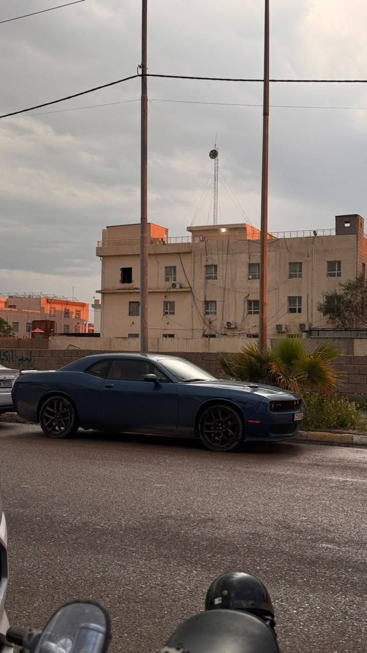 السلام عليكم 

جالنجر 2021 SXT 

لون مميز چويتي 

رقم شمالي أربيل 

سنوية وهزة جديدة 

السيارة فول عدة الفتحة 

ماشية 68 كيلو 

مكينة گير اكسل كلة بالشرط 

صور الحادث موجودة بالمنشور نص جامرلغ السايق بدون دواخل شرط 

الباقي كفالة 

صدر وتايرات جدد 

السيارة جاهزة بدون اي مصرف 

مكان السيارة كركوك 

السعر 177 

الشراي يتصل *********** كركوك, العراق
