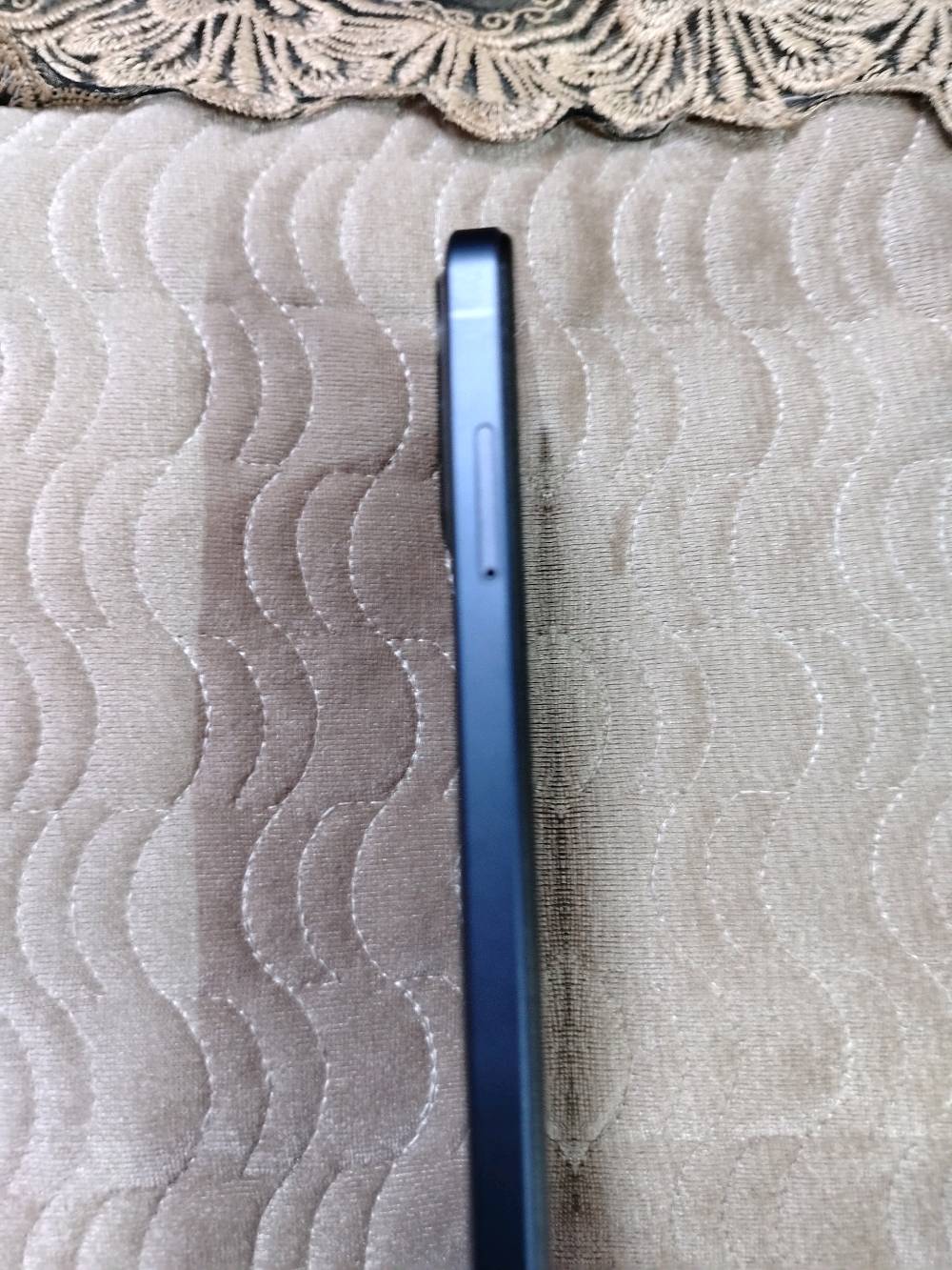 جهاز ايفون 17برو ماكس لاكن نضام اندرويد 