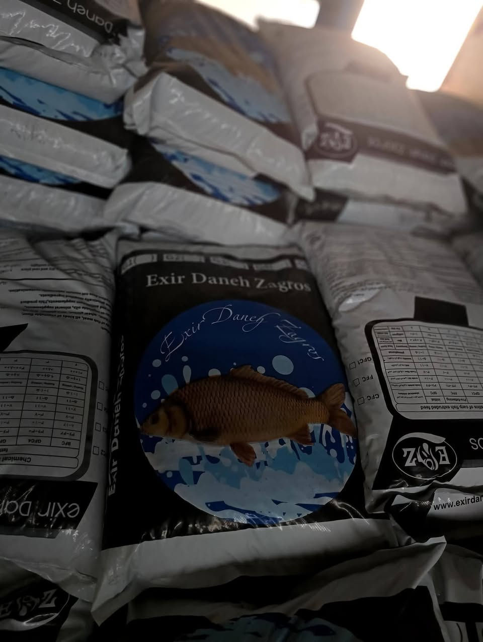 بسم الله
توفر اعلاف السمك ايراني درجه اولى اكسير دانا +اتلانتيك 
متوفر كافه الارقام والأحجام البروتين 32
اسعارنا مناسبه جدا 
العنوان  العمارة طريق المشرح حي الامام موسى الكاظم قرب معمل الثلج 
***********
