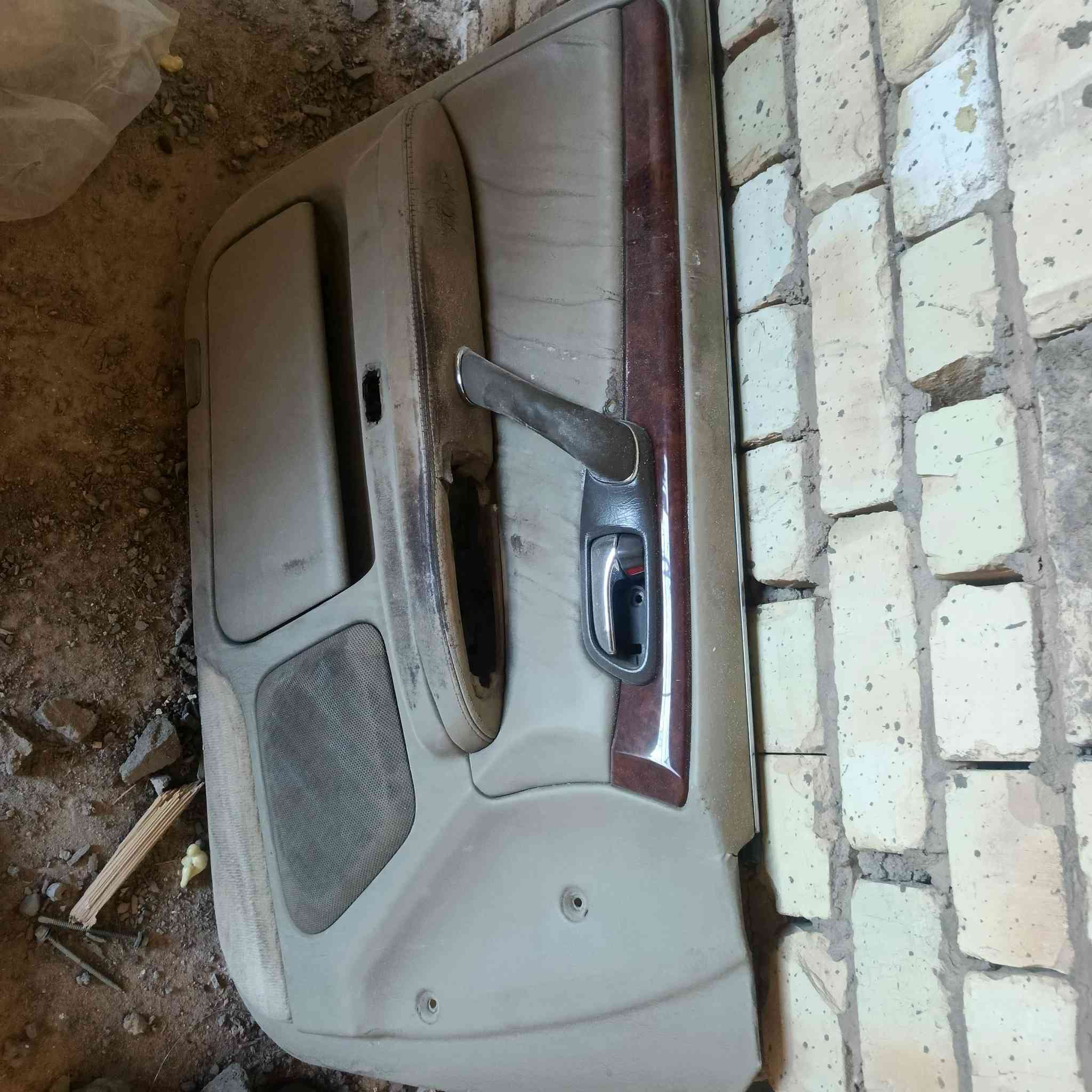 السلام عليكم
بطاين جلد مال ملكة الورة جدد زيرو وكدام شويه تعبانات
وبطاين مخمل حلوات +دكم خلفيه مال جام اوتو مال كرستال +شباج راس ثور كرستال +لحيه اماميه مال ملكة اصليه خضراويه مناسبات بيش ما جان ابيع *********** مكاني نجف
