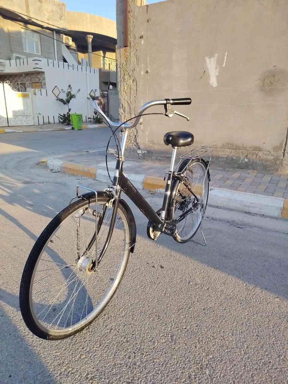 سلام عليكم عندي باسكل بناتي حجم 27 كير وحساس نضافه 100/100للبيع شراي يتصل على هاذا رقم ***********
