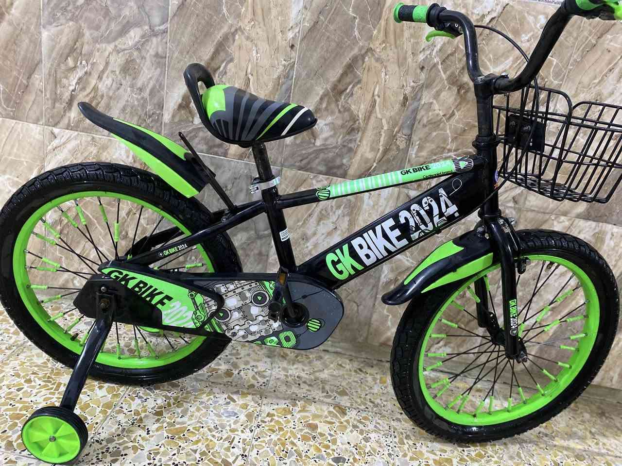 بيسكل حجم 20  نضيف مستعمل اسبوعين وكامل ماعوزه اي شي مكاني قطاع 28 شراي اتصل ***********
