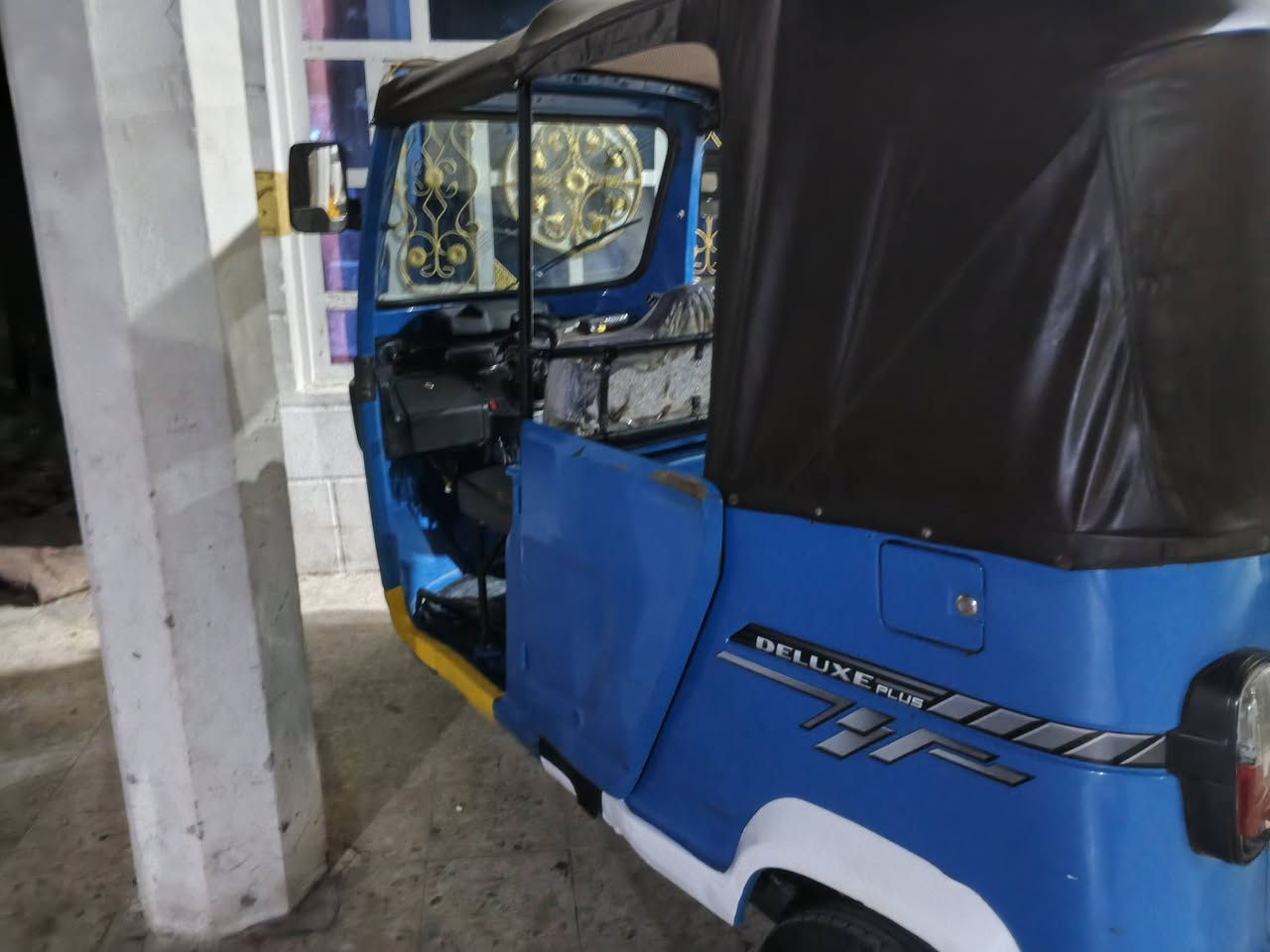 تكتك للبيع 22 محرك كفاله من التجفيت رقم نكليزي الكشرة نضيفه كلش السعر 7 وبيها مجال ***********
