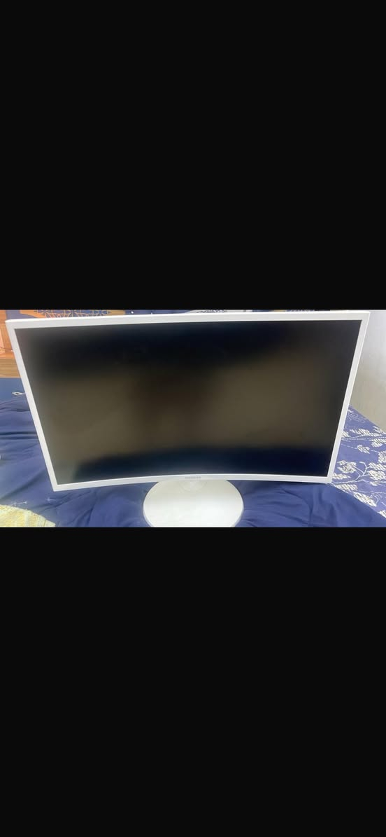 شاشات كيمنك اثنين البيع قيم واذا سعر عجبني بلعافيه عليك ملحضه بدون محولات تشغيل *********** العنون بغداد كريعات
