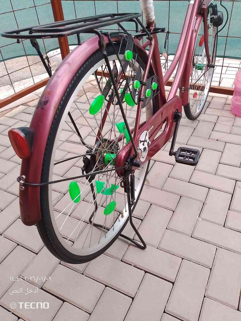 للبيع بايسكل حلو نظيف جديد حجم 26 واللي يريد يخابر على الرقم ***********
